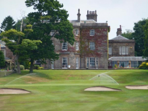Отель Shaw Hill Hotel Golf And Country Club  Чорли
